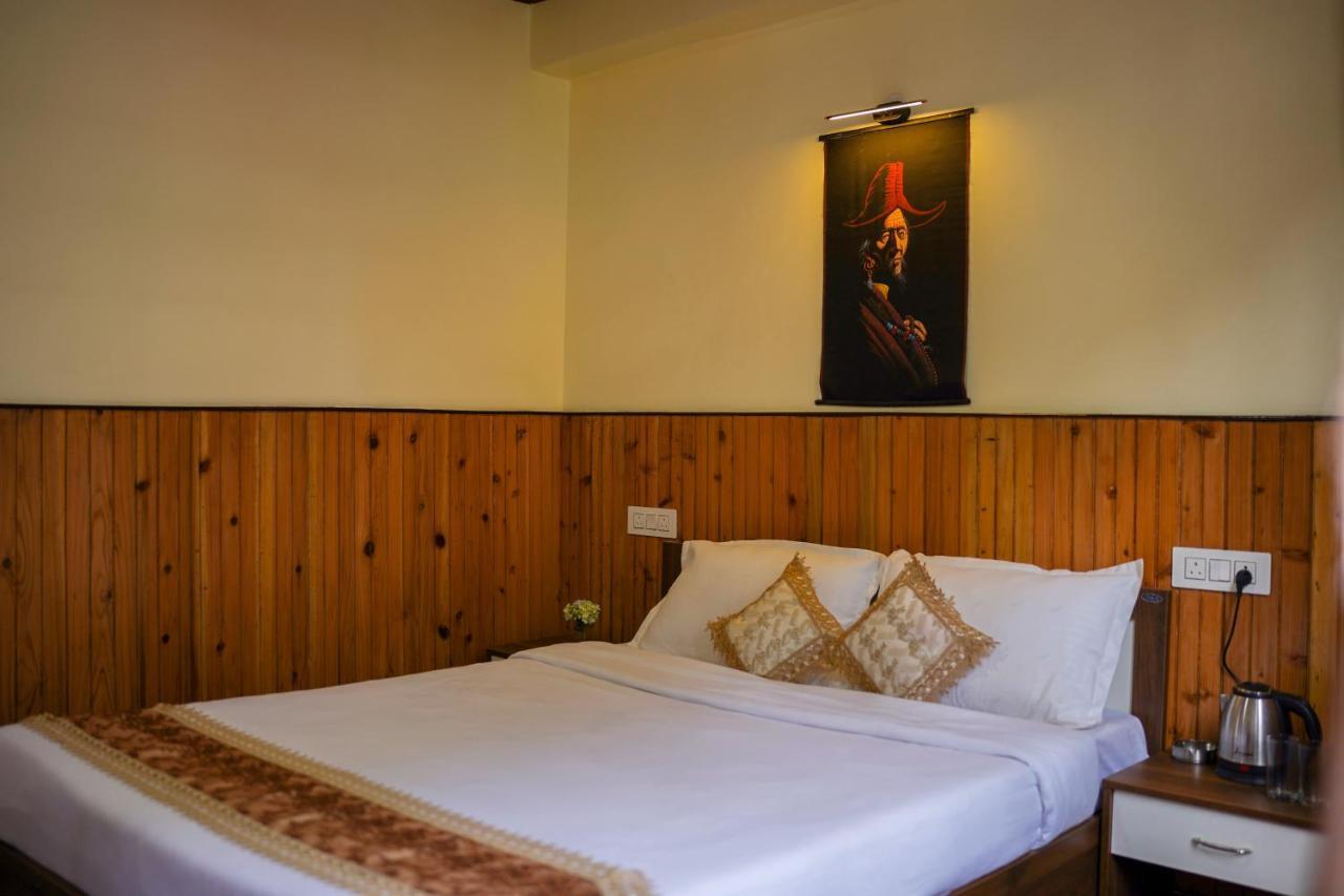 Hotel Hill Queen Near Sherpa Gumba Darjeeling Mall 5 Min Couple Friendly Bagian luar foto