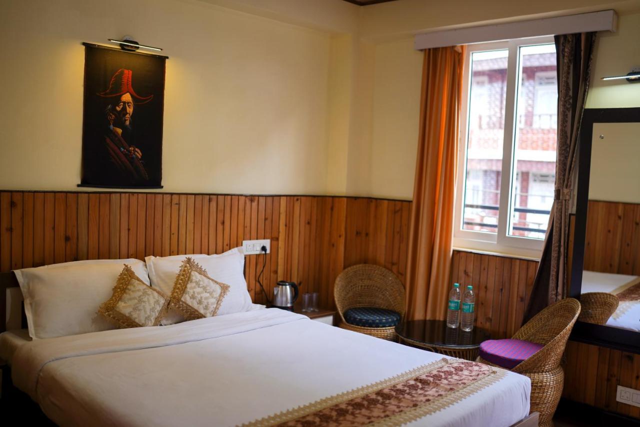 Hotel Hill Queen Near Sherpa Gumba Darjeeling Mall 5 Min Couple Friendly Bagian luar foto