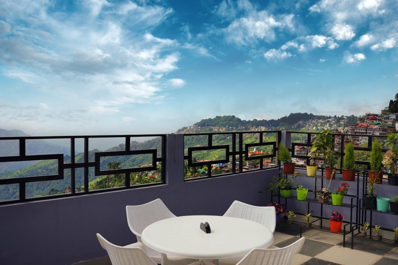 Hotel Hill Queen Near Sherpa Gumba Darjeeling Mall 5 Min Couple Friendly Bagian luar foto