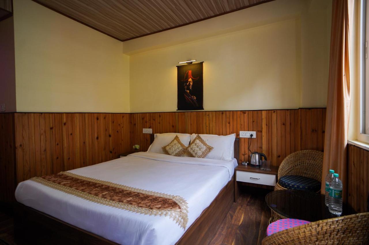 Hotel Hill Queen Near Sherpa Gumba Darjeeling Mall 5 Min Couple Friendly Bagian luar foto