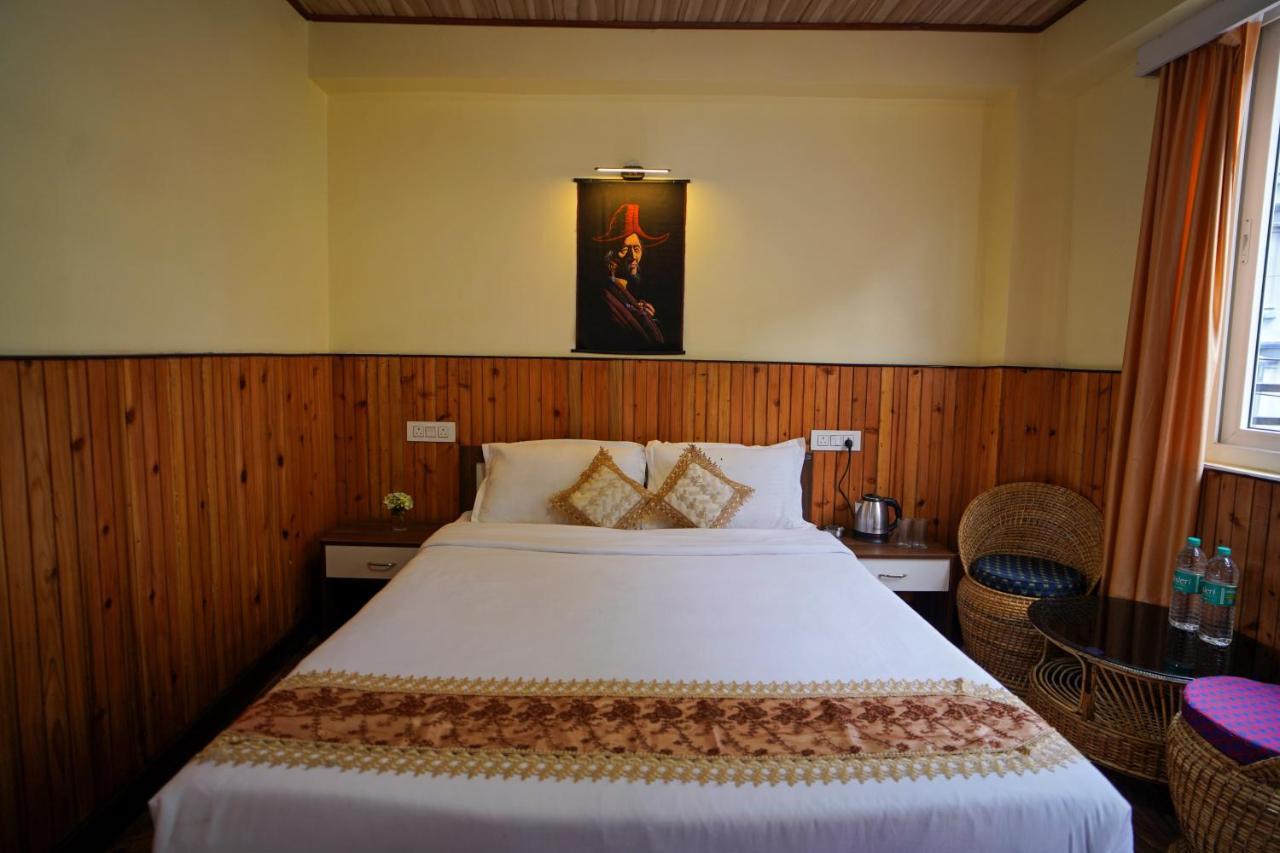Hotel Hill Queen Near Sherpa Gumba Darjeeling Mall 5 Min Couple Friendly Bagian luar foto
