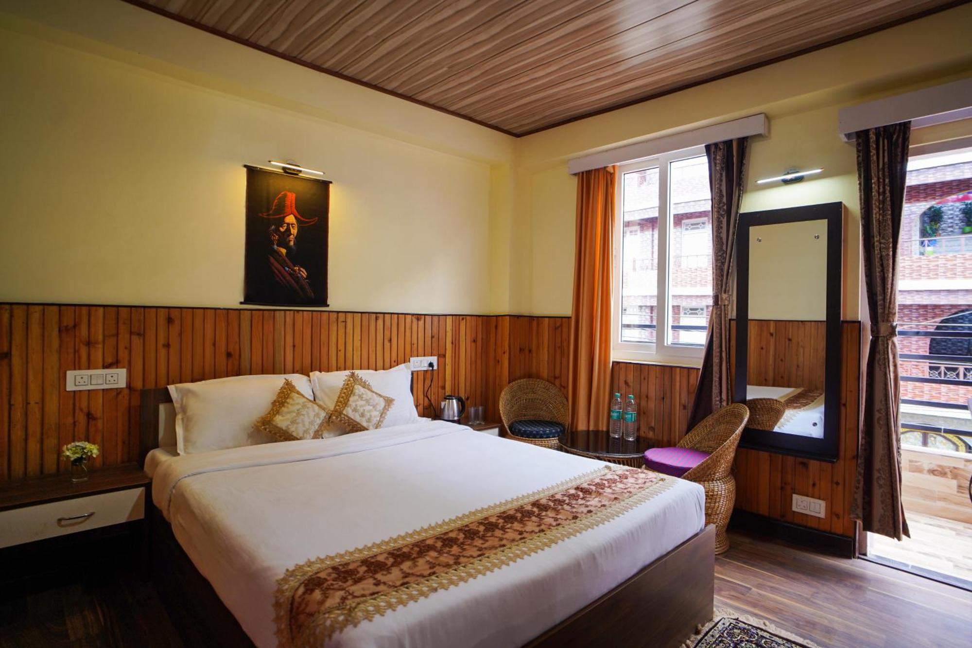Hotel Hill Queen Near Sherpa Gumba Darjeeling Mall 5 Min Couple Friendly Bagian luar foto